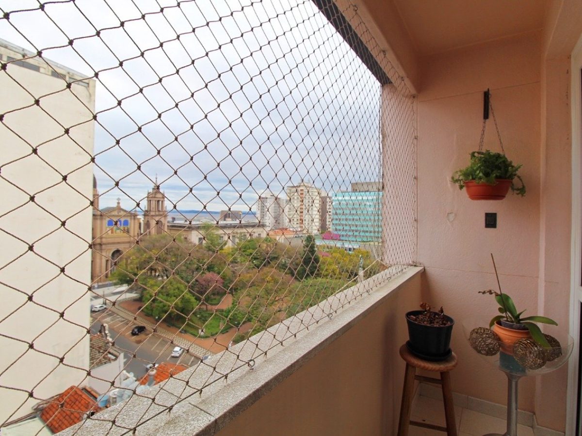 Apartamento à venda com 216m², 4 quartos, 2 suítes, 1 vaga no bairro Centro Histórico em Porto Alegre - Foto 1