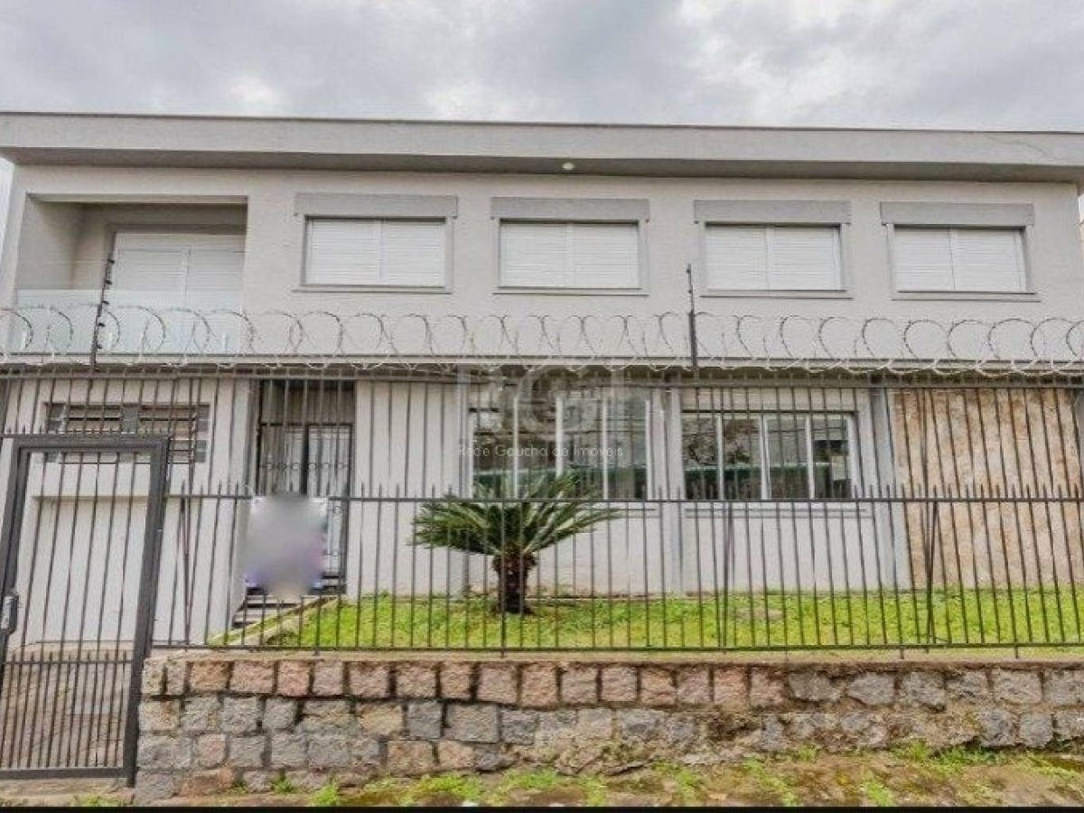 Casa à venda com 220m², 3 quartos, 2 suítes, 2 vagas no bairro Partenon em Porto Alegre - Foto 1