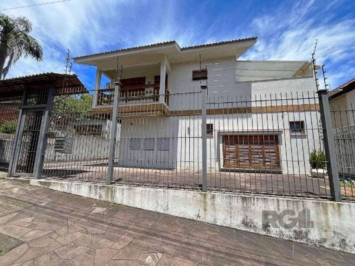 Casa Condominio à venda com 197m², 3 quartos, 1 suíte, 2 vagas no bairro Tristeza em Porto Alegre - Foto 1