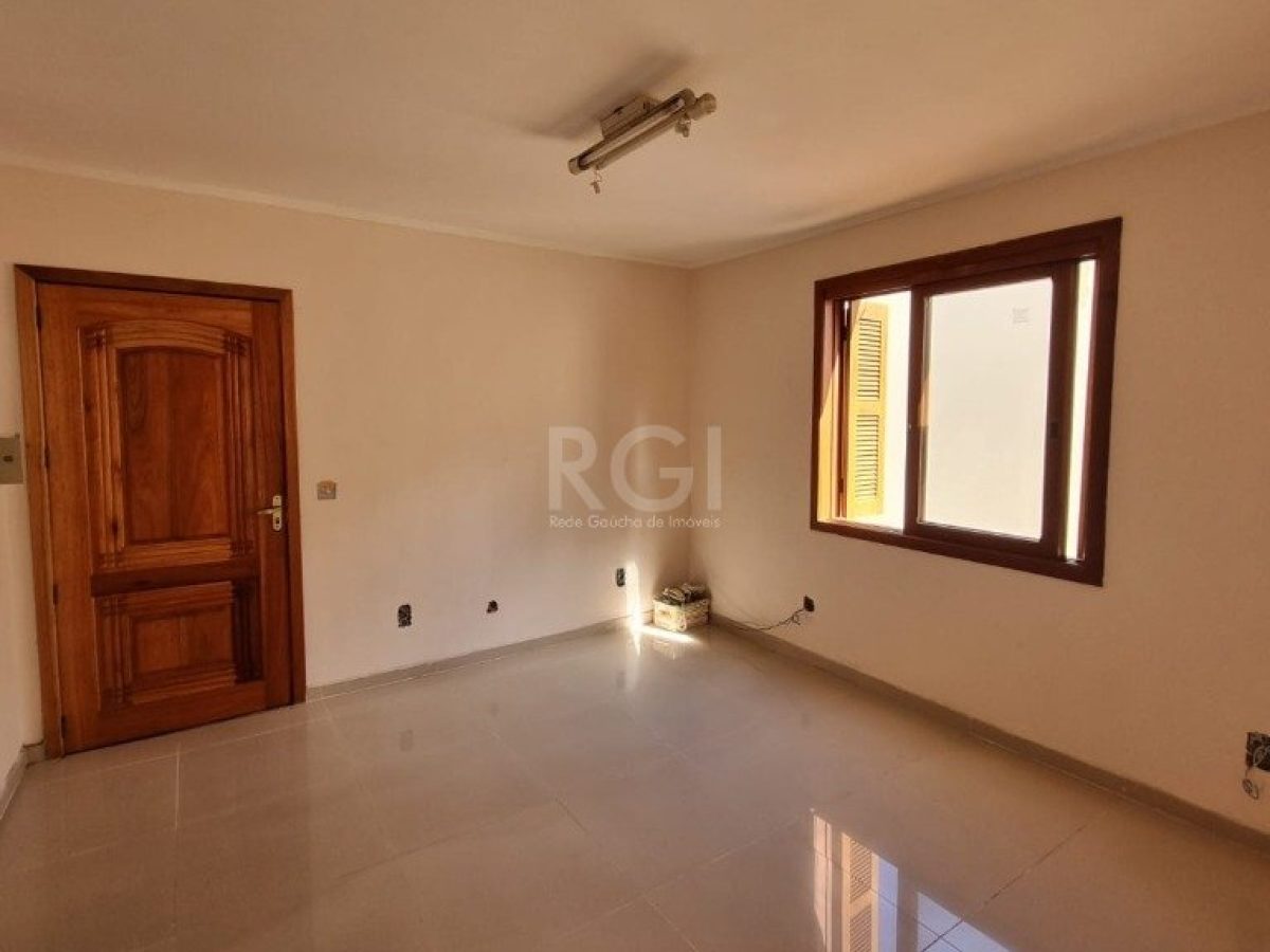 Apartamento à venda com 61m², 2 quartos, 1 vaga no bairro Passo d'Areia em Porto Alegre - Foto 1