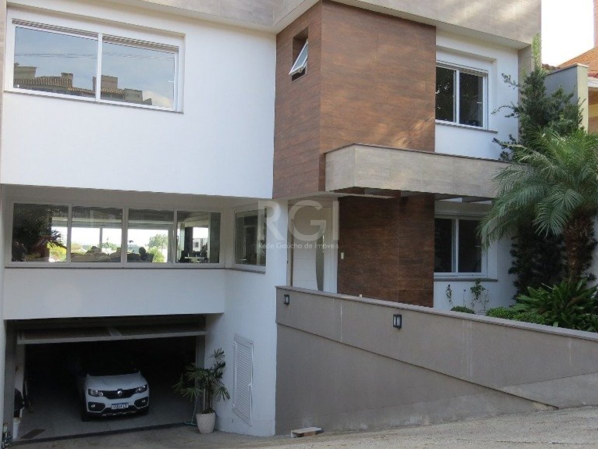 Casa à venda com 427m², 4 quartos, 4 suítes, 4 vagas no bairro Ipanema em Porto Alegre - Foto 1