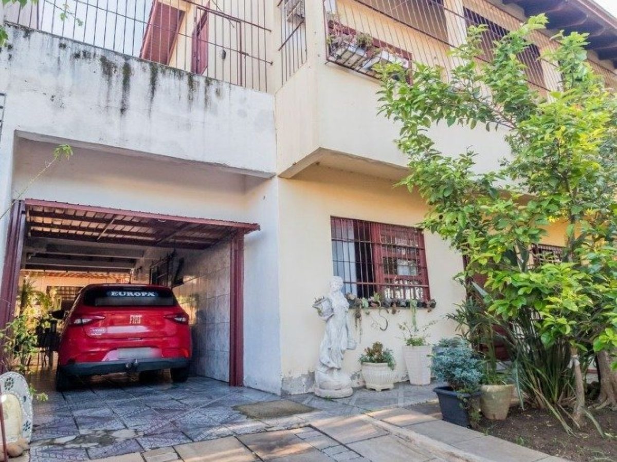 Casa à venda com 215m², 4 quartos, 4 vagas no bairro Santa Tereza em Porto Alegre - Foto 1