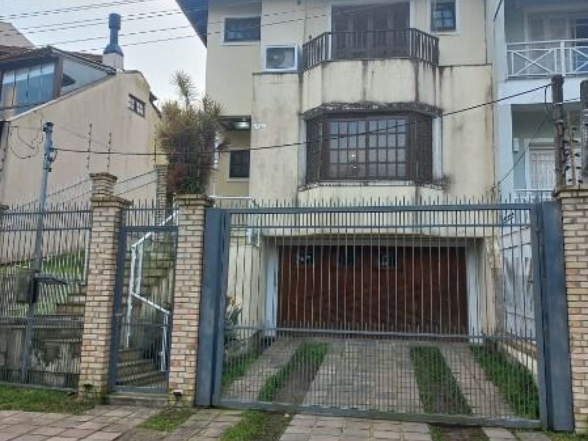 Casa à venda com 200m², 4 quartos, 2 suítes, 2 vagas no bairro Ipanema em Porto Alegre - Foto 1