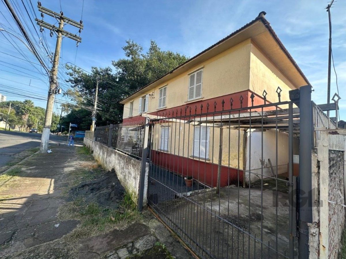 Casa à venda com 78m², 3 quartos, 2 vagas no bairro Passo d'Areia em Porto Alegre - Foto 1