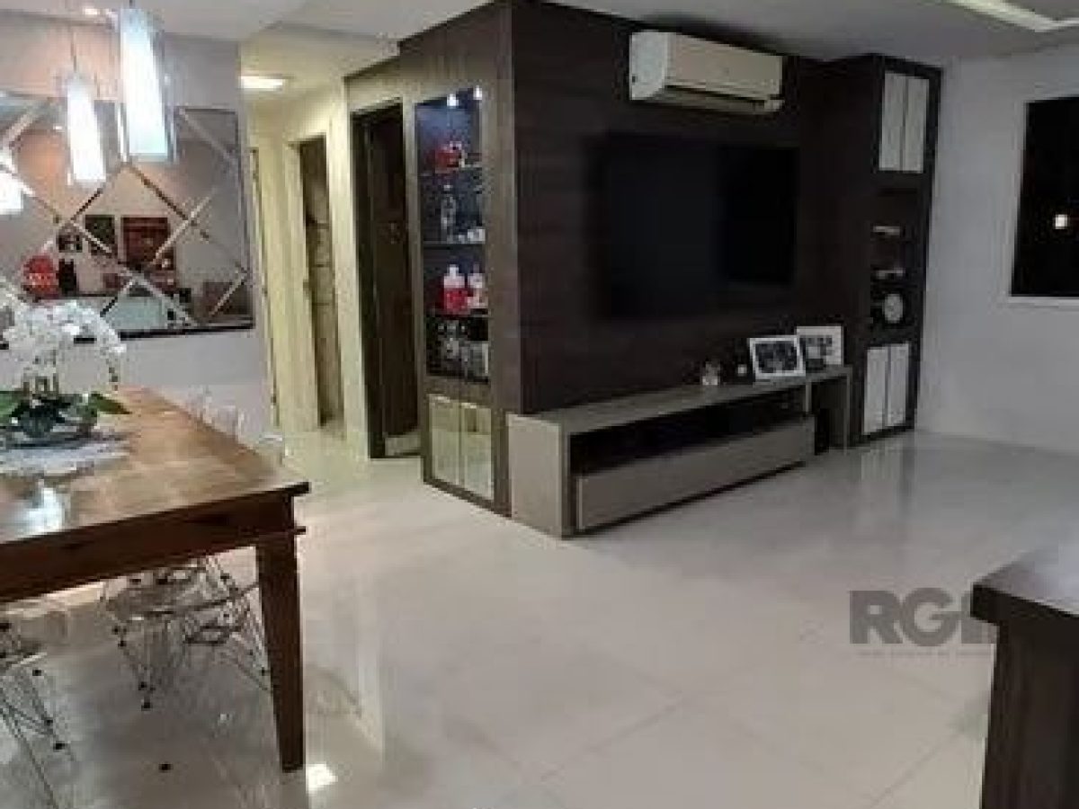 Apartamento à venda com 68m², 3 quartos, 1 suíte, 1 vaga no bairro Vila Ipiranga em Porto Alegre - Foto 1