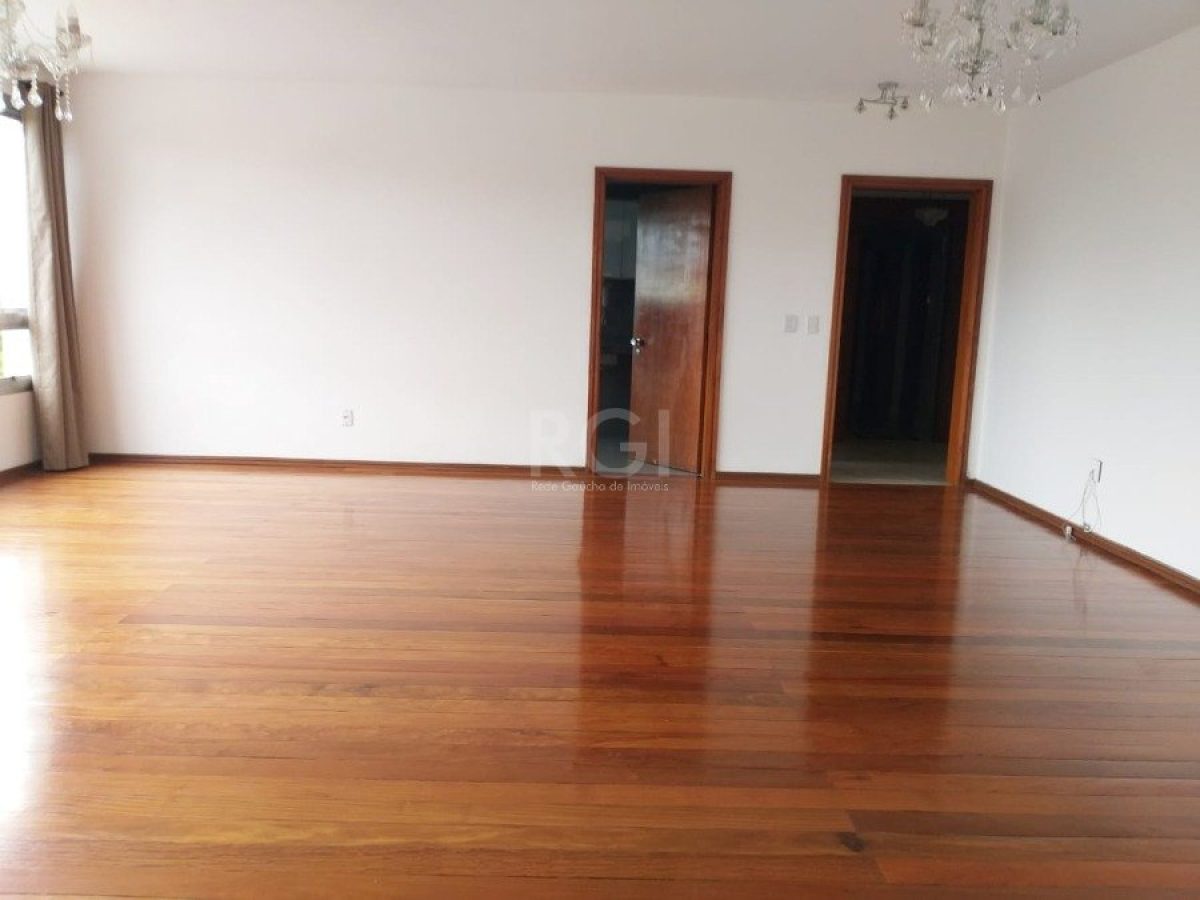 Apartamento à venda com 130m², 3 quartos, 1 suíte, 2 vagas no bairro Moinhos de Vento em Porto Alegre - Foto 1