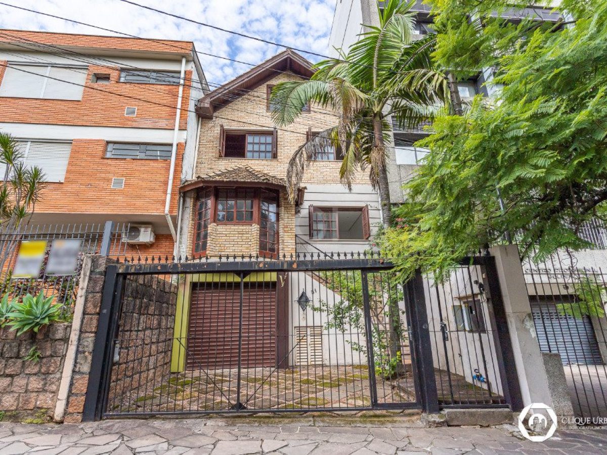 Casa à venda com 330m², 4 quartos, 3 suítes, 2 vagas no bairro Petrópolis em Porto Alegre - Foto 1