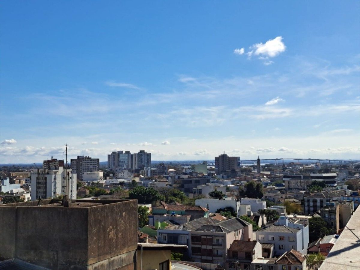 Cobertura à venda com 308m², 3 quartos, 1 suíte, 1 vaga no bairro Floresta em Porto Alegre - Foto 1