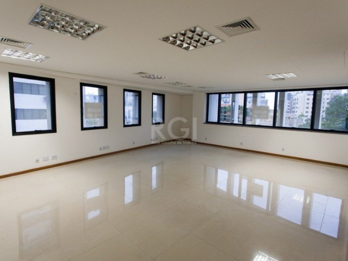 Conjunto/Sala à venda com 62m² no bairro Três Figueiras em Porto Alegre - Foto 1