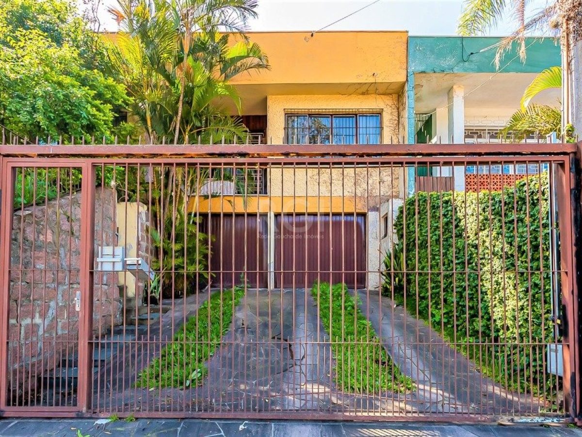 Casa à venda com 165m², 3 quartos, 2 vagas no bairro Partenon em Porto Alegre - Foto 1