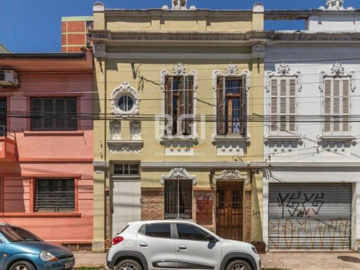 Casa à venda com 490m², 3 quartos, 1 suíte no bairro Floresta em Porto Alegre - Foto 1