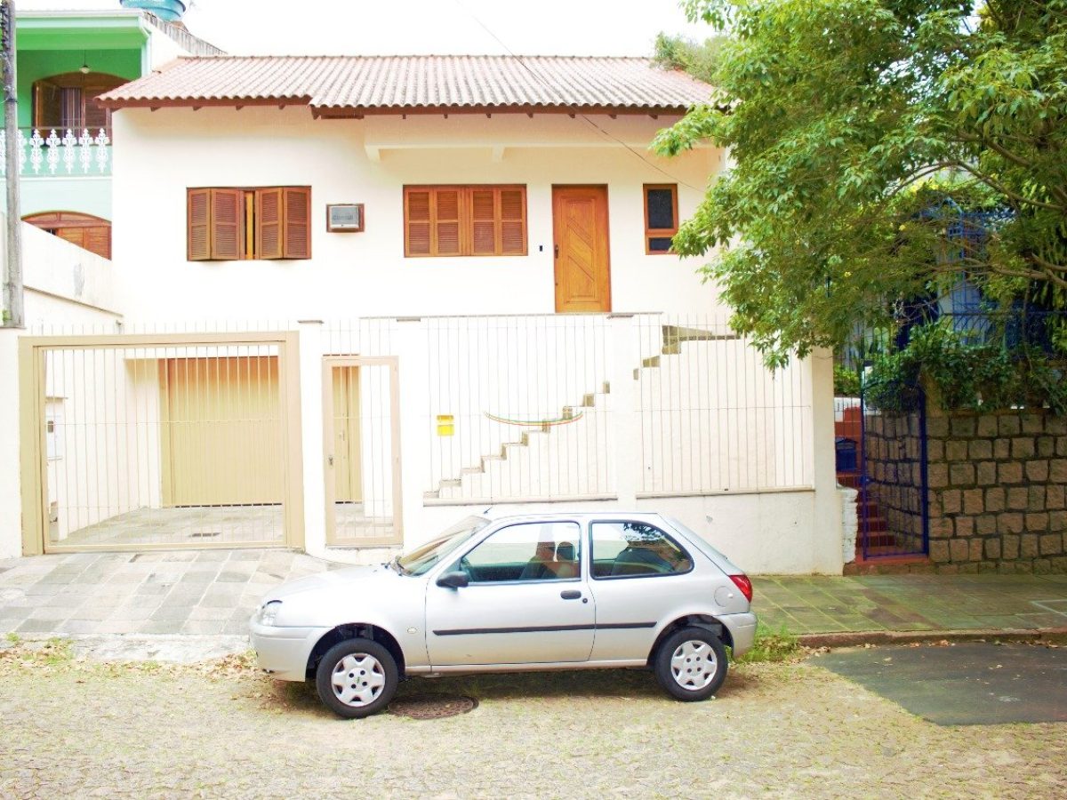 Casa à venda com 235m², 2 quartos, 3 vagas no bairro Medianeira em Porto Alegre - Foto 1