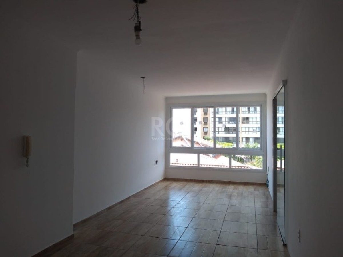 Apartamento à venda com 92m², 2 quartos, 2 suítes, 1 vaga no bairro Petrópolis em Porto Alegre - Foto 1