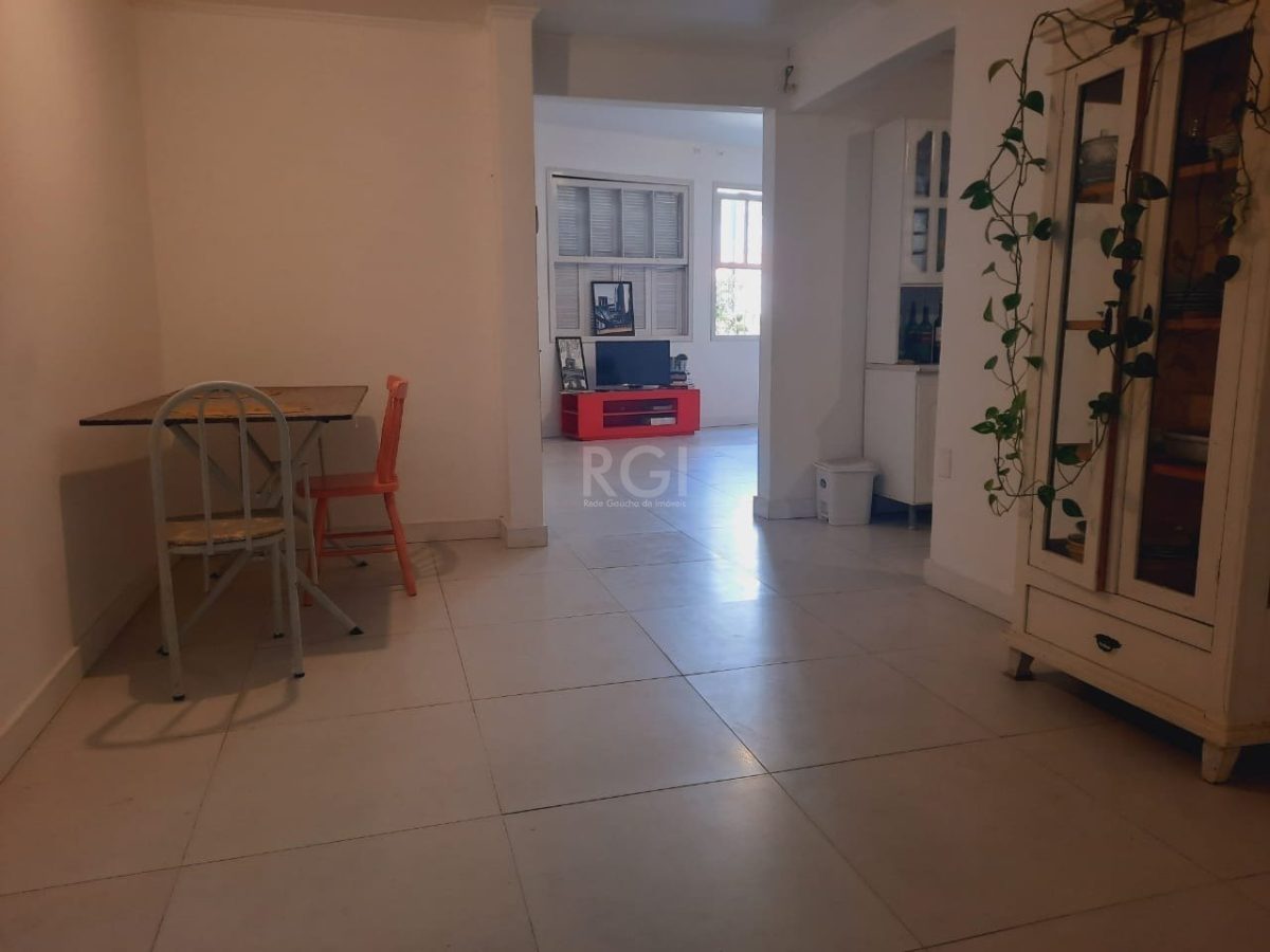 Apartamento à venda com 107m², 2 quartos, 1 suíte, 1 vaga no bairro Floresta em Porto Alegre - Foto 1