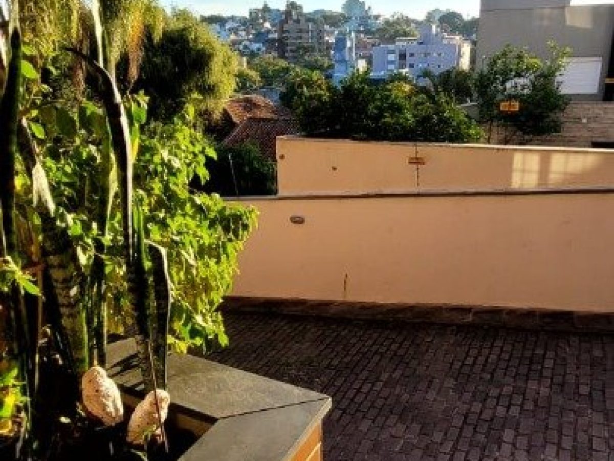 Casa Condominio à venda com 301m², 4 quartos, 1 suíte, 2 vagas no bairro Chácara das Pedras em Porto Alegre - Foto 1