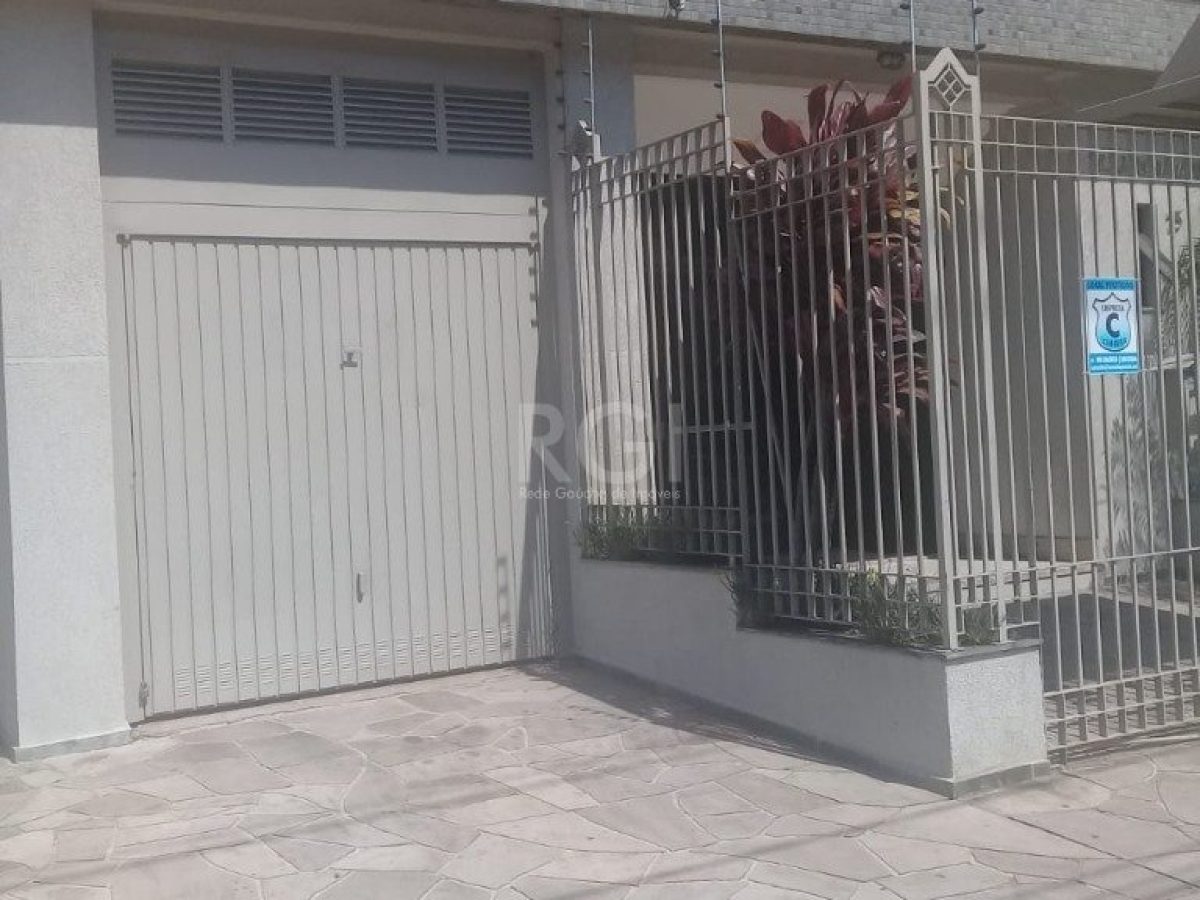 Apartamento à venda com 55m², 2 quartos no bairro Medianeira em Porto Alegre - Foto 1