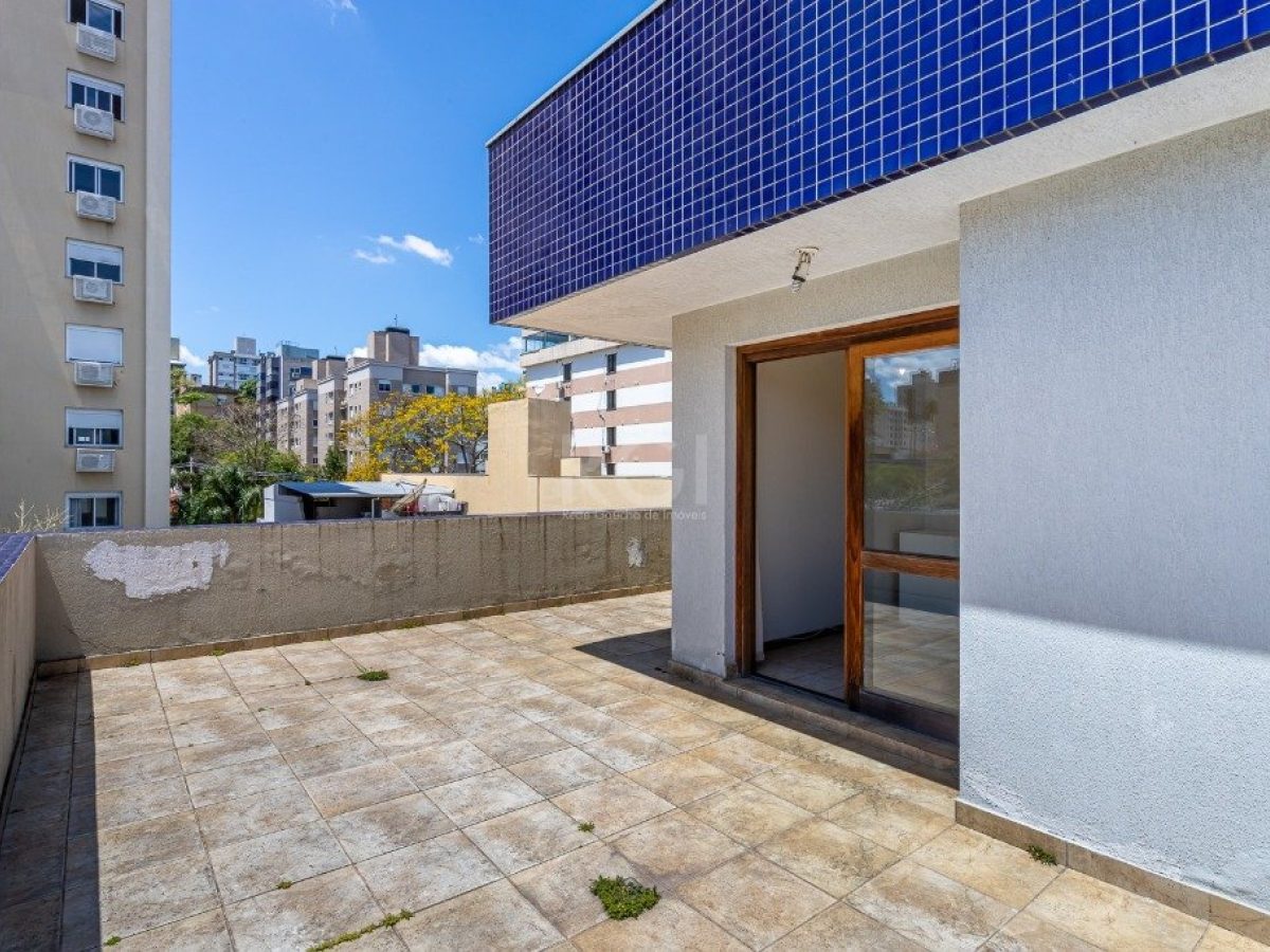 Cobertura à venda com 135m², 2 quartos, 2 vagas no bairro Petrópolis em Porto Alegre - Foto 1