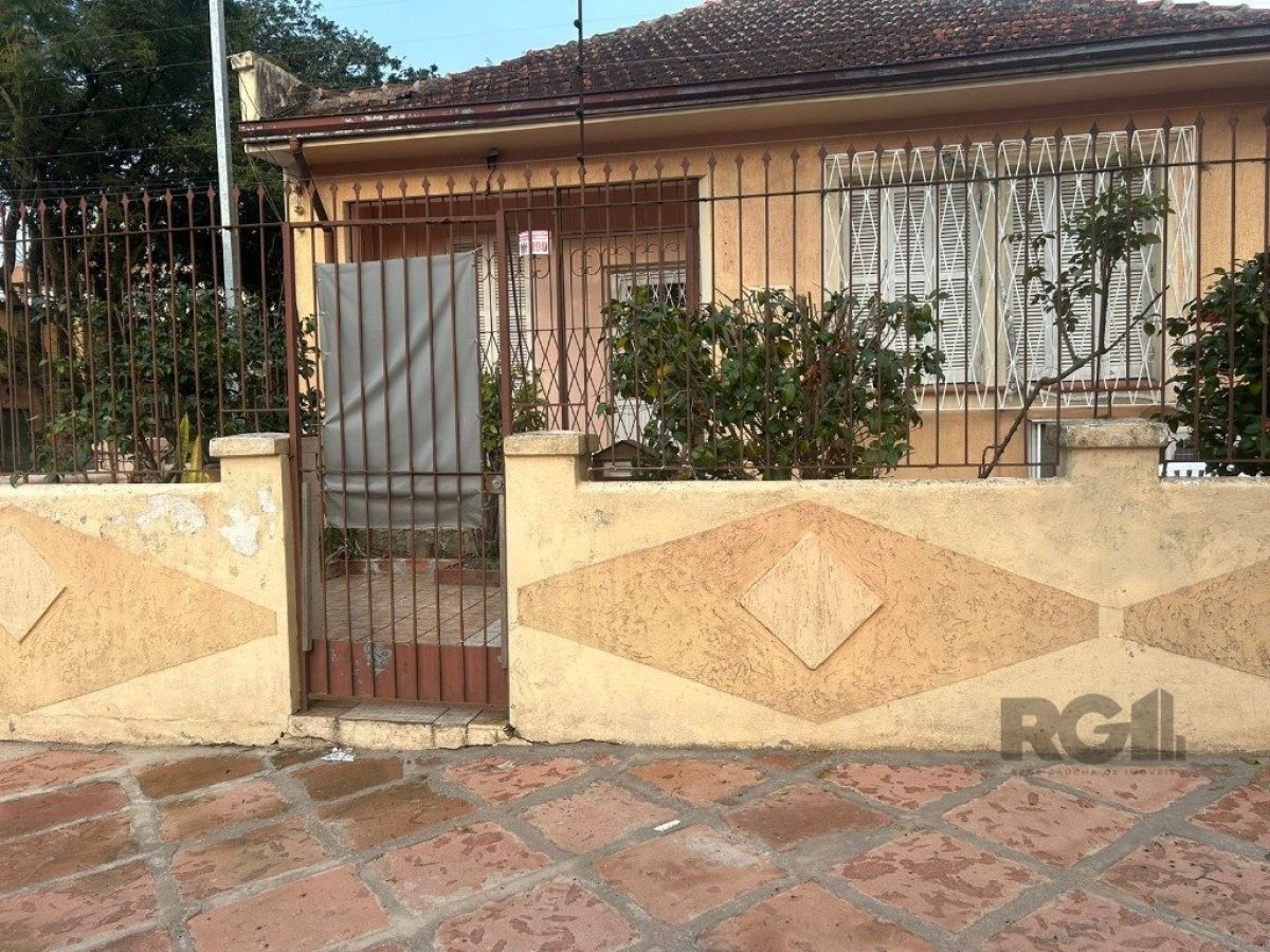 Casa à venda com 120m², 3 quartos, 2 vagas no bairro Partenon em Porto Alegre - Foto 1