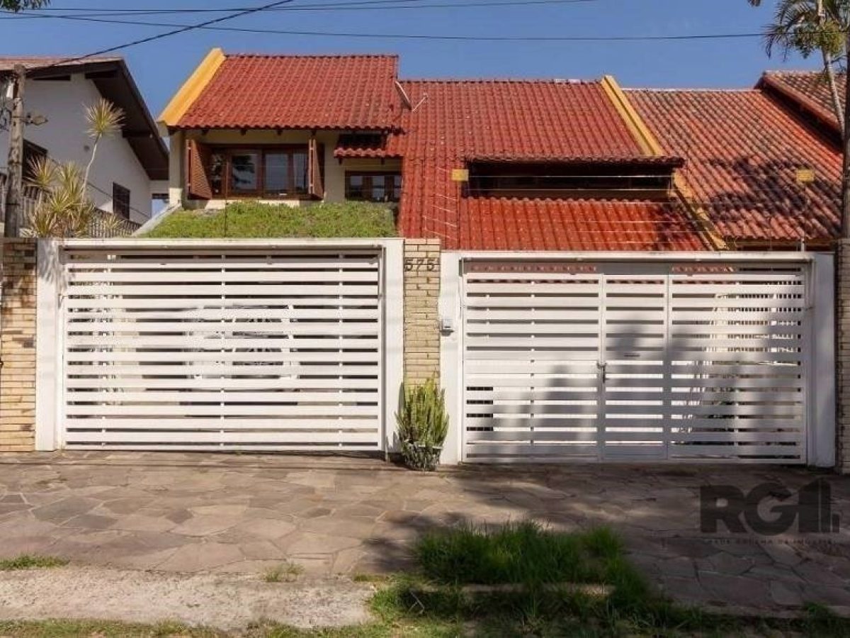 Casa à venda com 350m², 4 quartos, 1 suíte, 3 vagas no bairro Jardim Itu em Porto Alegre - Foto 1