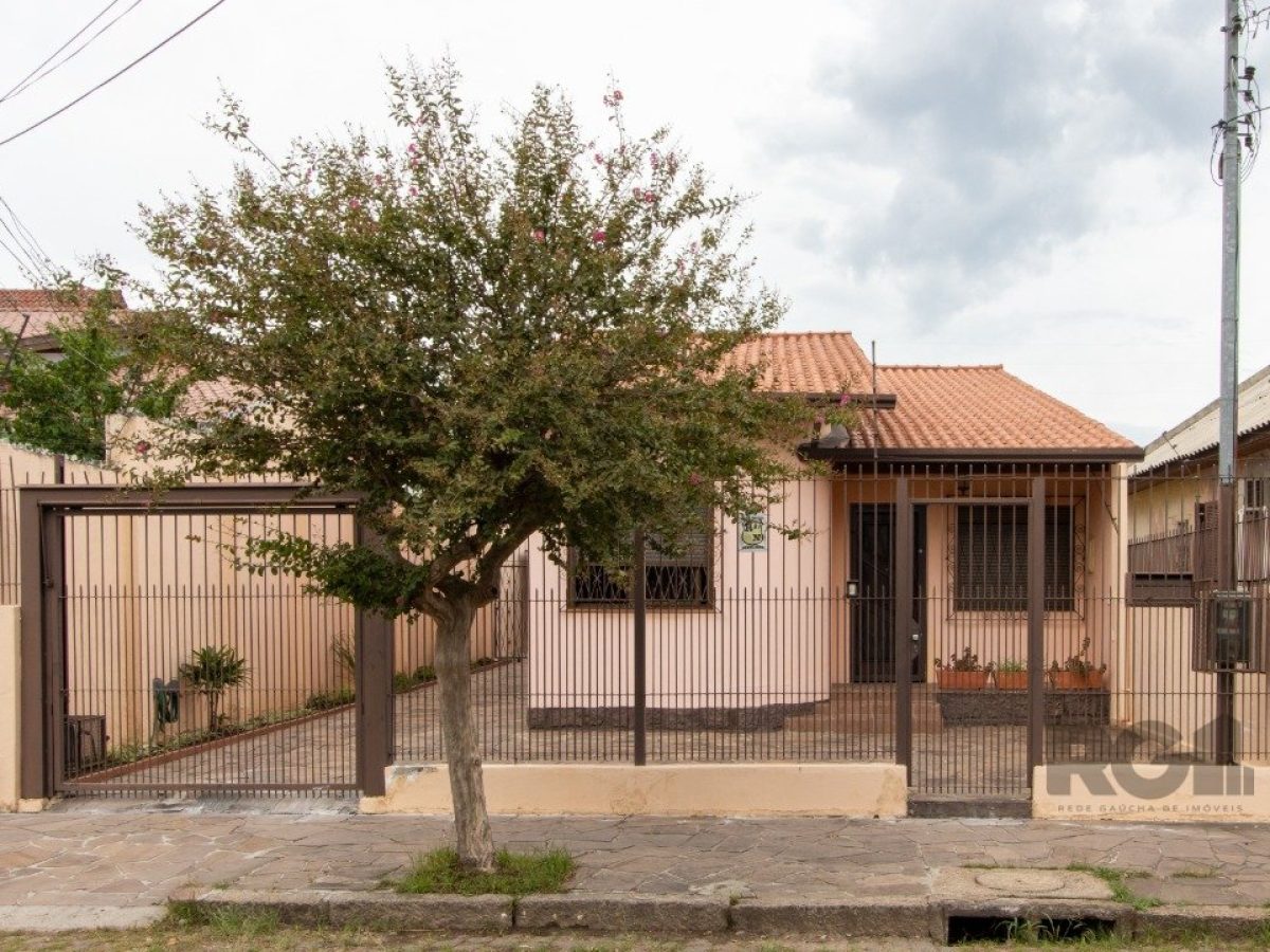 Casa à venda com 86m², 3 quartos, 5 vagas no bairro Glória em Porto Alegre - Foto 1