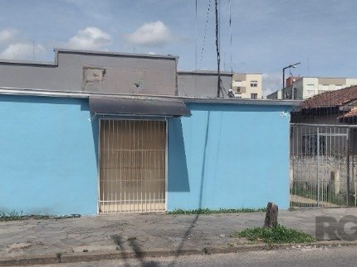 Casa à venda com 500m², 4 vagas no bairro Partenon em Porto Alegre - Foto 1