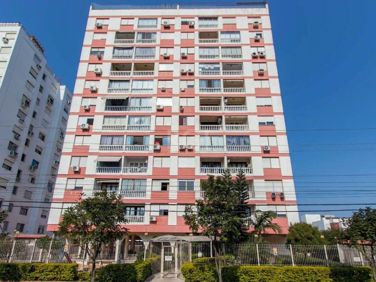 Cobertura à venda com 230m², 3 quartos, 1 suíte, 2 vagas no bairro Cristal em Porto Alegre - Foto 1