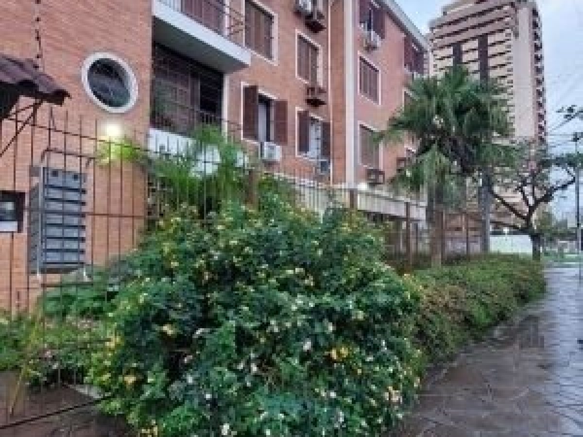 Apartamento à venda com 104m², 3 quartos, 1 suíte, 1 vaga no bairro Menino Deus em Porto Alegre - Foto 1