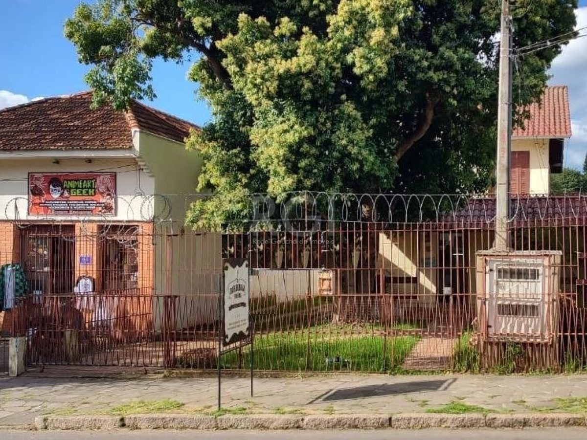 Casa à venda com 700m², 2 quartos no bairro Tristeza em Porto Alegre - Foto 1