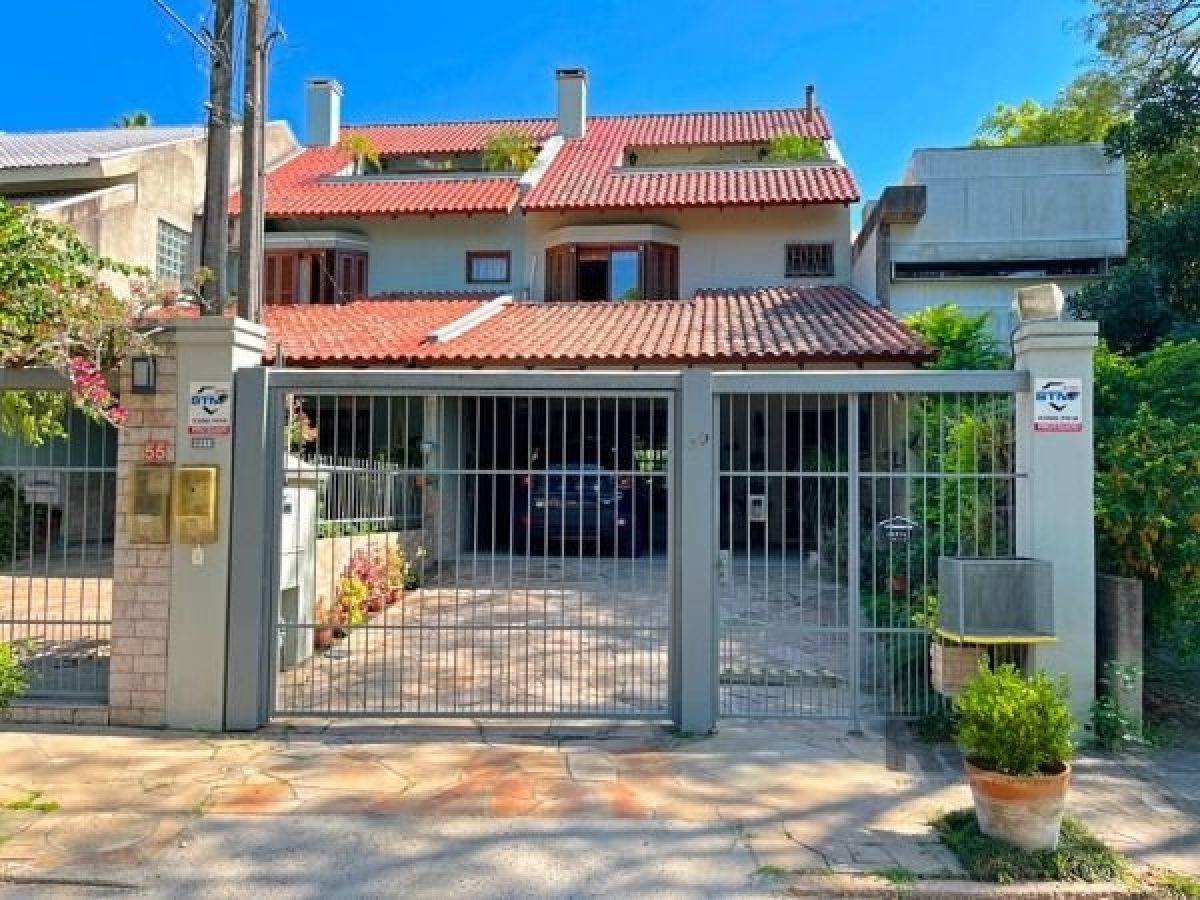 Casa à venda com 274m², 3 quartos, 1 suíte, 2 vagas no bairro Ipanema em Porto Alegre - Foto 1