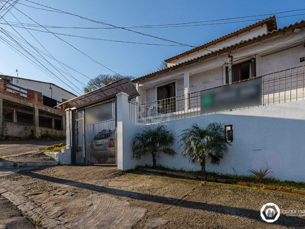 Casa à venda com 270m², 5 quartos, 2 suítes, 2 vagas no bairro Cristal em Porto Alegre - Foto 1