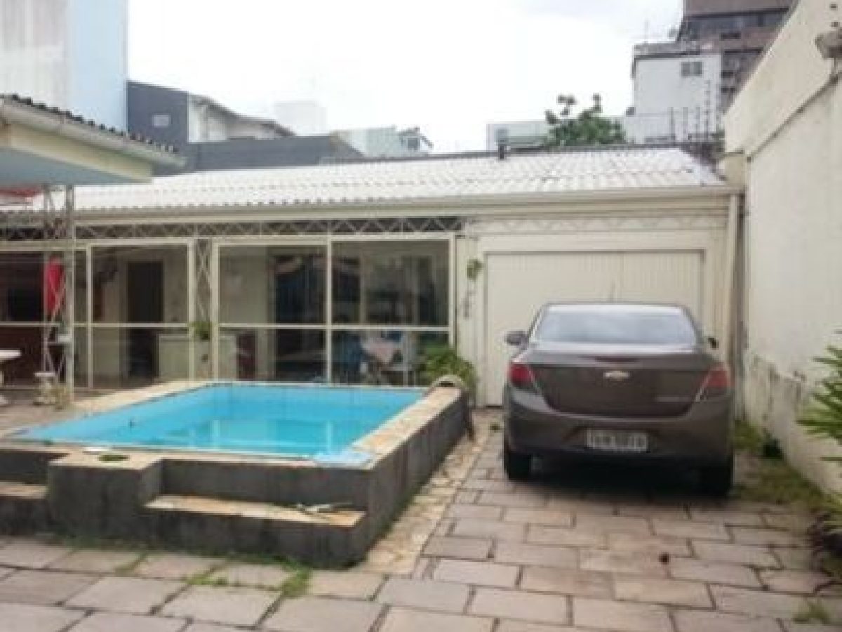 Casa à venda com 330m², 5 quartos, 1 suíte, 7 vagas no bairro Menino Deus em Porto Alegre - Foto 1