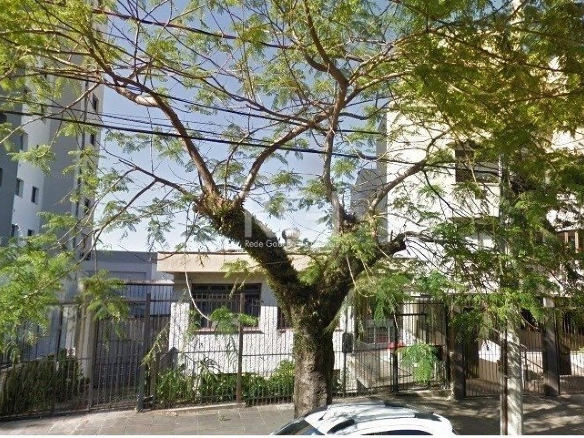 Casa à venda com 609m², 3 quartos no bairro Petrópolis em Porto Alegre - Foto 1