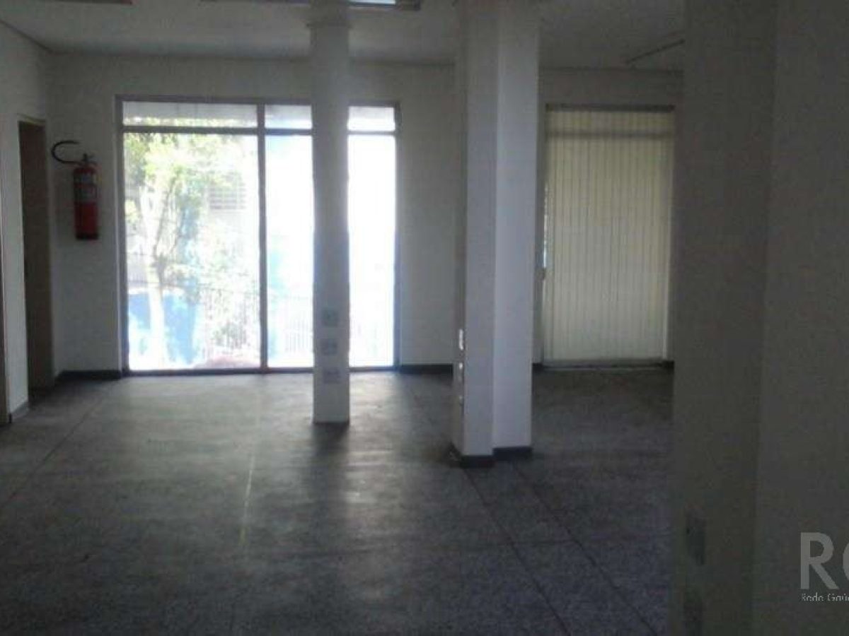 Loja à venda com 305m², 3 vagas no bairro Auxiliadora em Porto Alegre - Foto 1