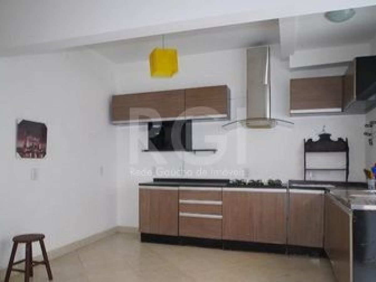 Apartamento à venda com 77m², 2 quartos no bairro Passo d'Areia em Porto Alegre - Foto 1