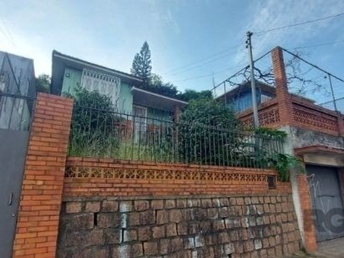 Casa à venda com 180m², 3 quartos, 2 vagas no bairro Glória em Porto Alegre - Foto 1