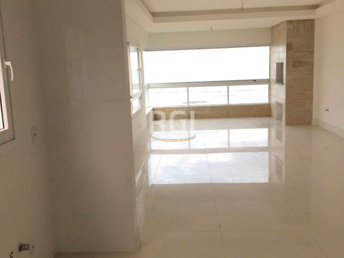 Apartamento à venda com 123m², 3 quartos, 2 suítes, 2 vagas no bairro Centro em Capão da Canoa - Foto 1