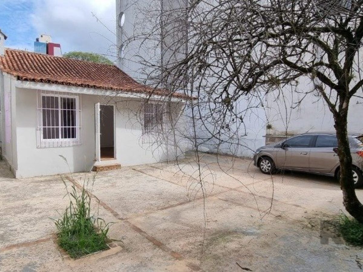 Casa à venda com 105m², 2 quartos, 5 vagas no bairro Petrópolis em Porto Alegre - Foto 1