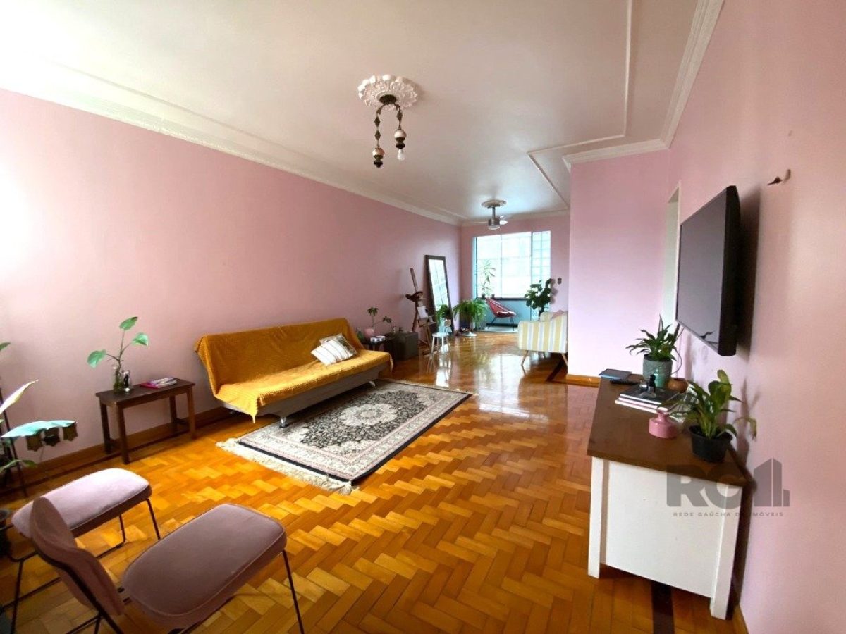 Apartamento à venda com 135m², 3 quartos, 1 suíte no bairro Centro em Porto Alegre - Foto 1