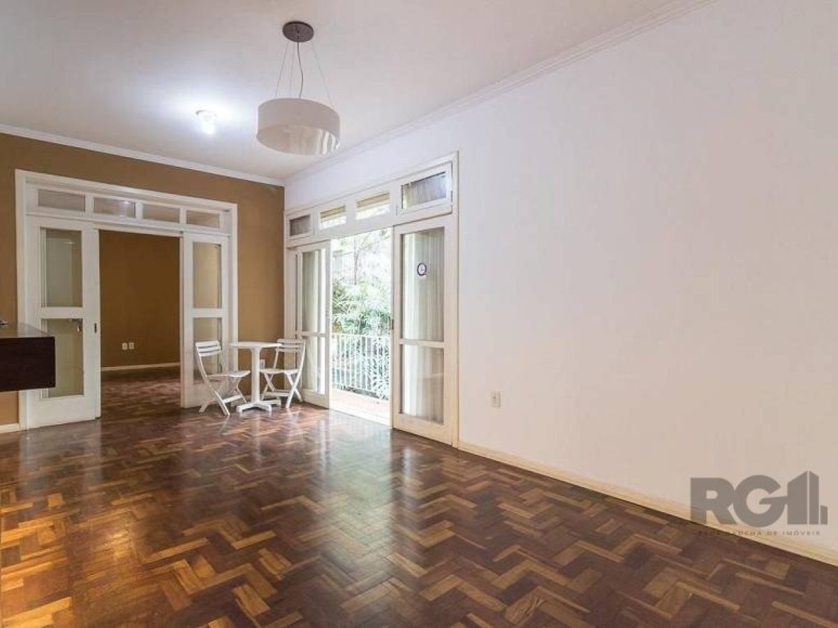 Apartamento à venda com 126m², 3 quartos, 1 suíte, 1 vaga no bairro Moinhos de Vento em Porto Alegre - Foto 1