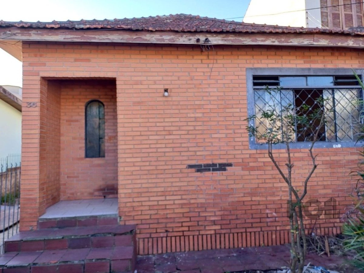 Casa à venda com 65m², 3 quartos, 1 suíte, 5 vagas no bairro Glória em Porto Alegre - Foto 1