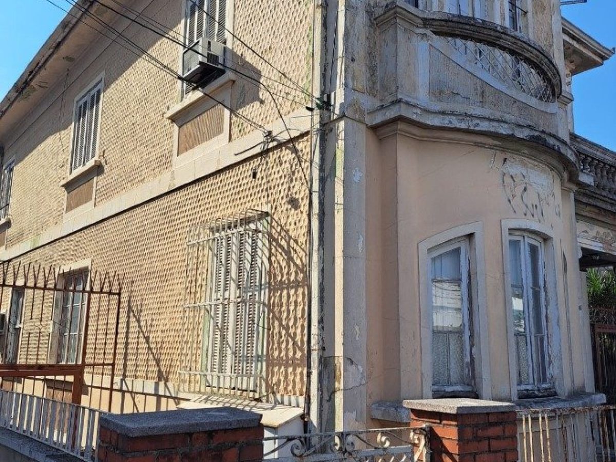 Casa à venda com 189m², 3 quartos no bairro Partenon em Porto Alegre - Foto 1