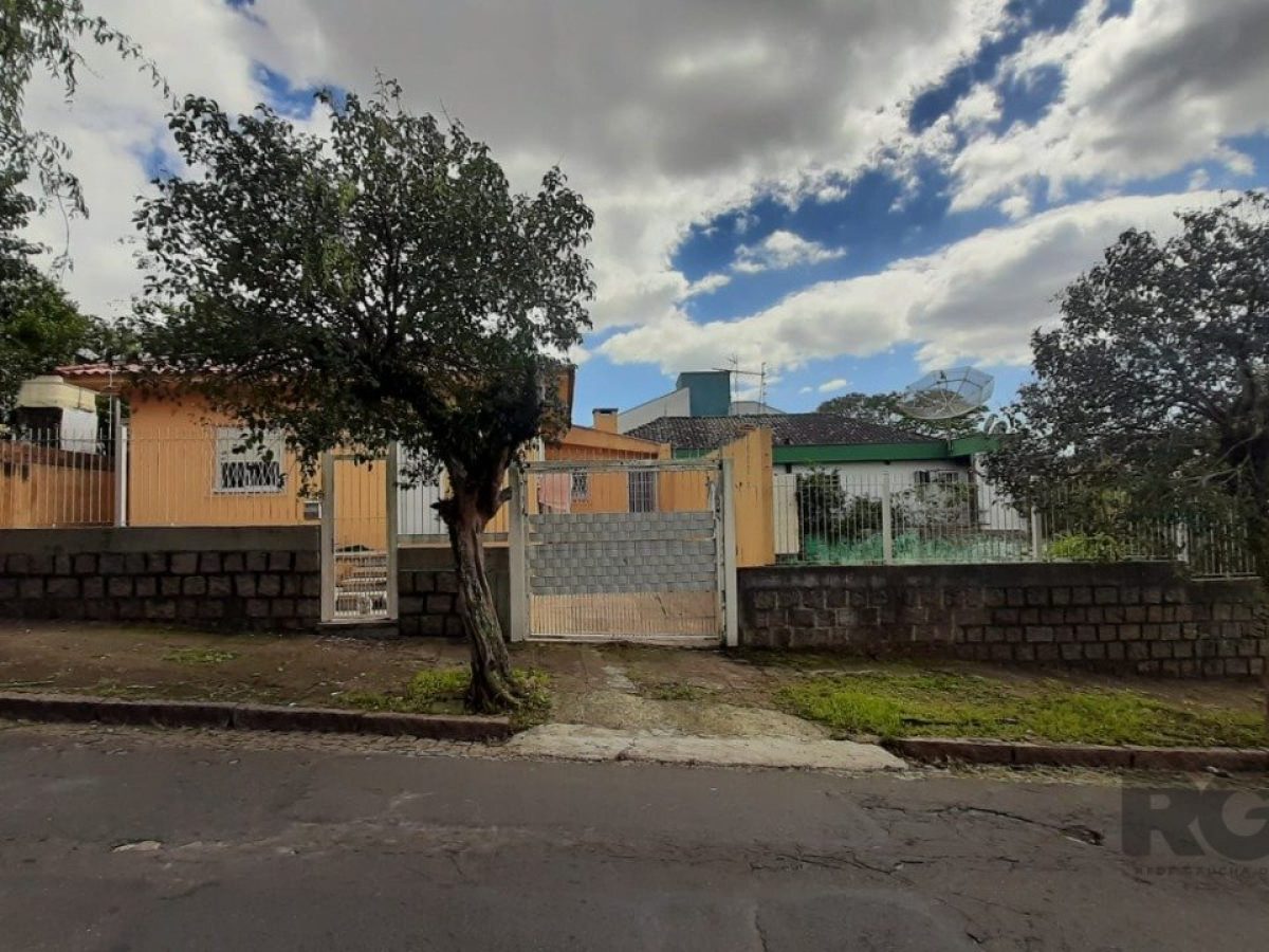 Casa à venda com 80m², 2 quartos, 2 vagas no bairro Vila Ipiranga em Porto Alegre - Foto 1