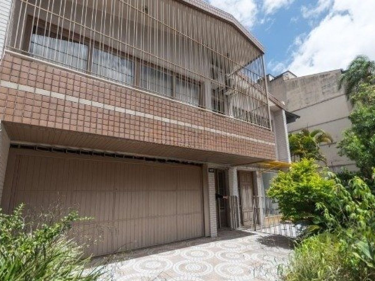 Casa à venda com 429m², 4 quartos, 4 suítes, 3 vagas no bairro Petrópolis em Porto Alegre - Foto 1