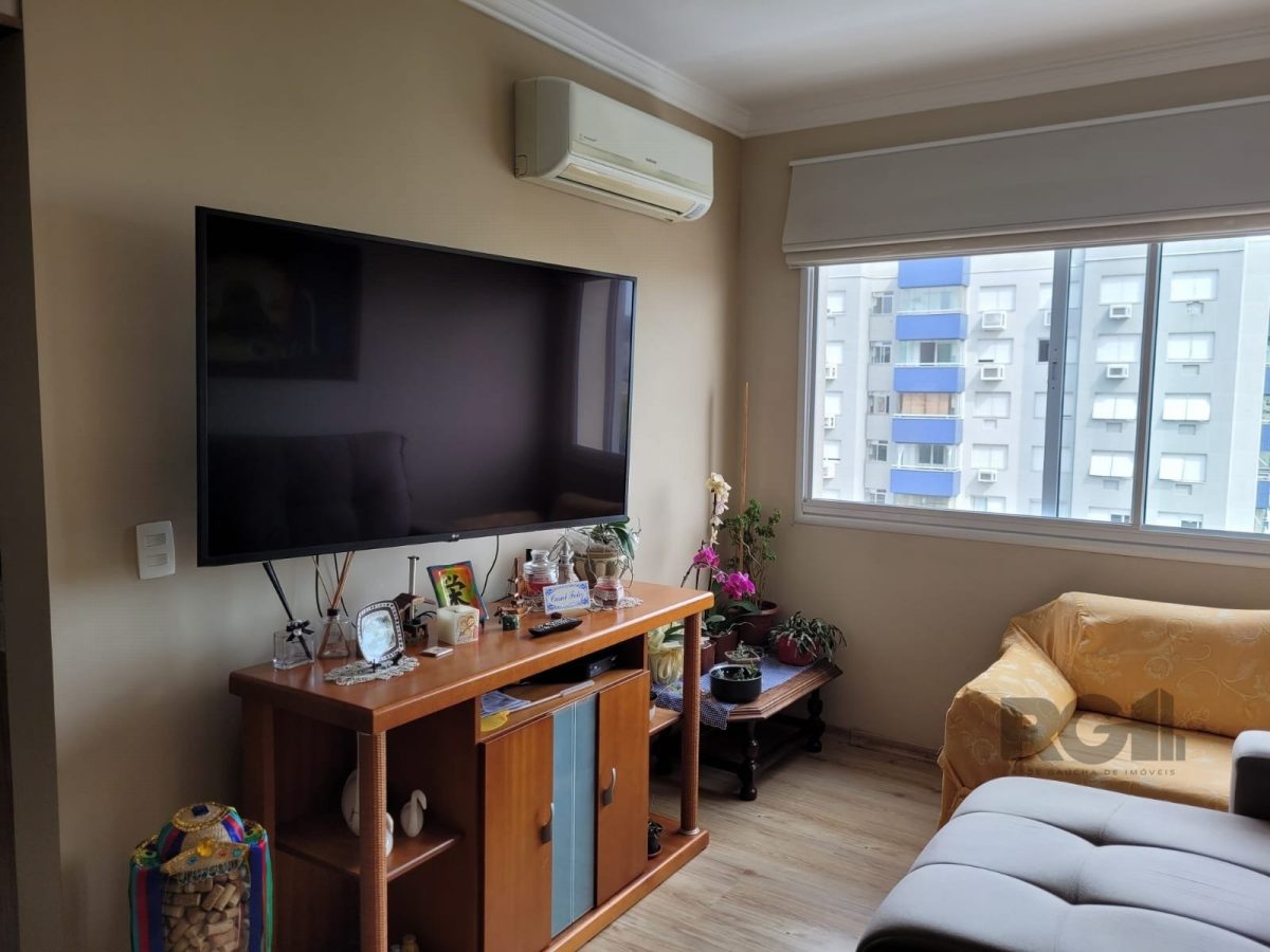 Apartamento à venda com 78m², 3 quartos, 1 suíte, 2 vagas no bairro Santana em Porto Alegre - Foto 1