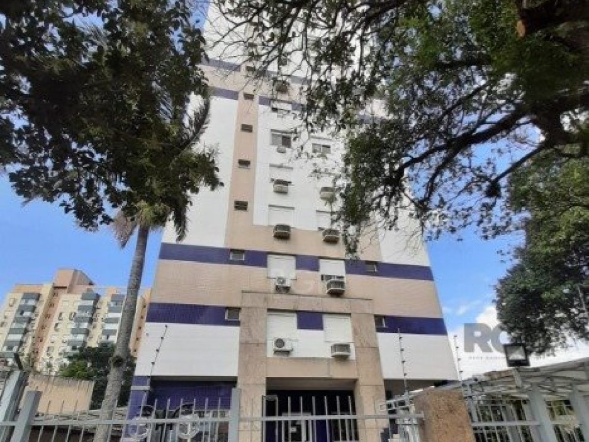 Apartamento à venda com 75m², 3 quartos, 1 suíte, 1 vaga no bairro Santana em Porto Alegre - Foto 1