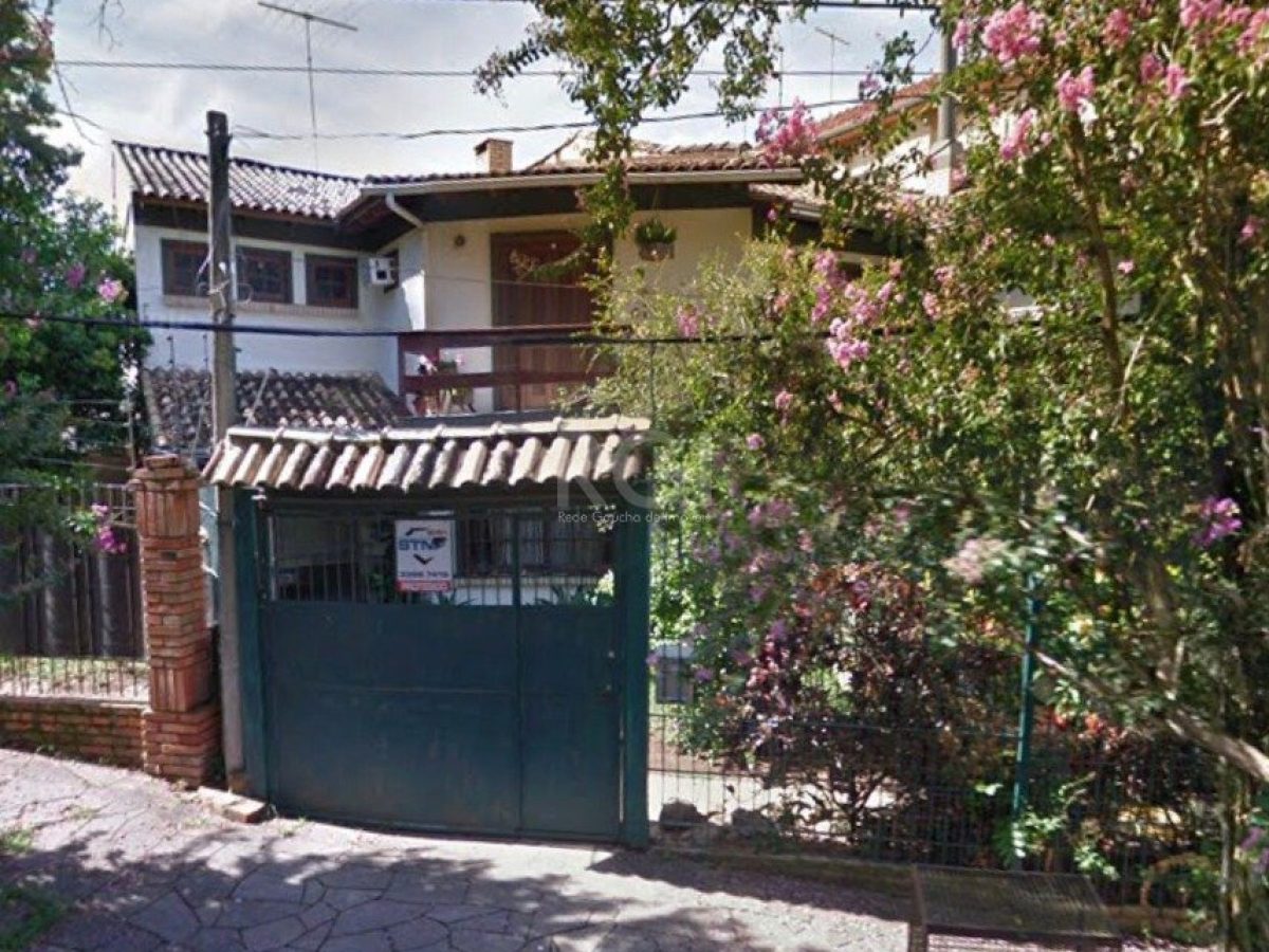 Casa à venda com 188m², 3 quartos, 1 suíte, 2 vagas no bairro Ipanema em Porto Alegre - Foto 1