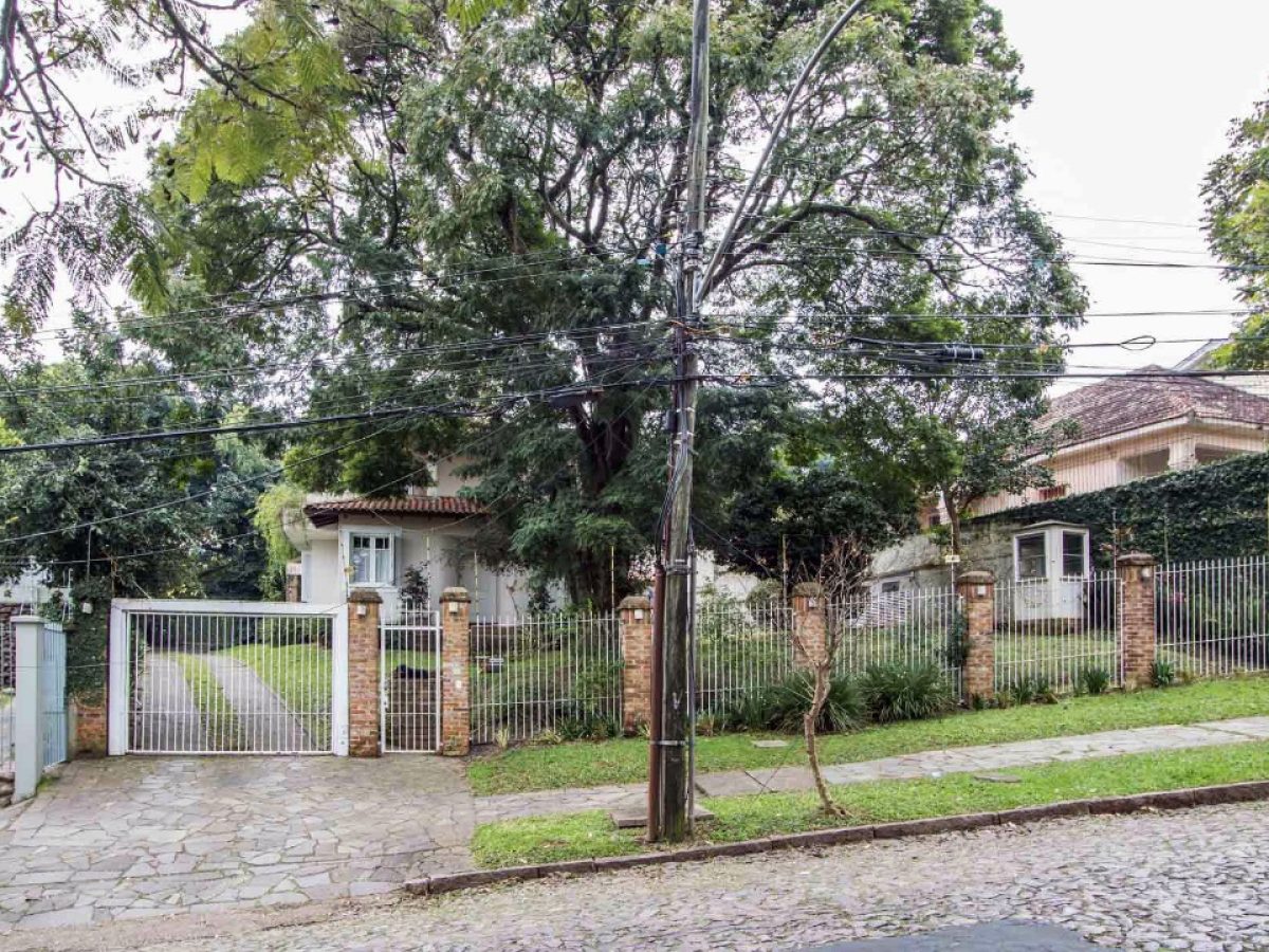 Casa à venda com 489m², 4 quartos, 2 suítes, 3 vagas no bairro Cristal em Porto Alegre - Foto 1