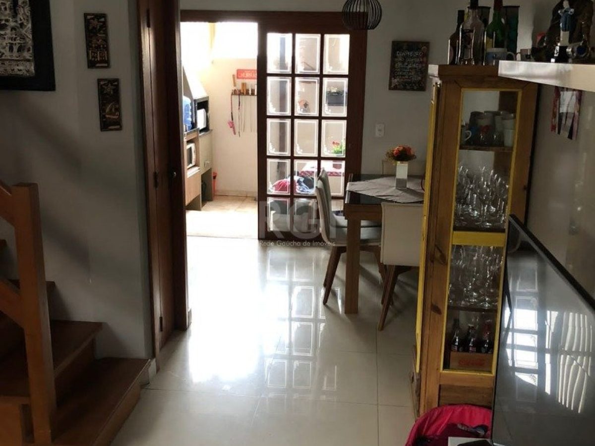 Casa Condominio à venda com 93m², 3 quartos, 1 vaga no bairro Tristeza em Porto Alegre - Foto 1