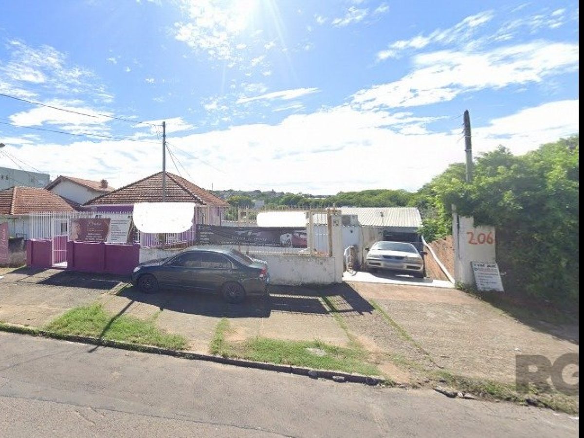 Casa à venda com 396m², 2 quartos, 10 vagas no bairro Glória em Porto Alegre - Foto 1