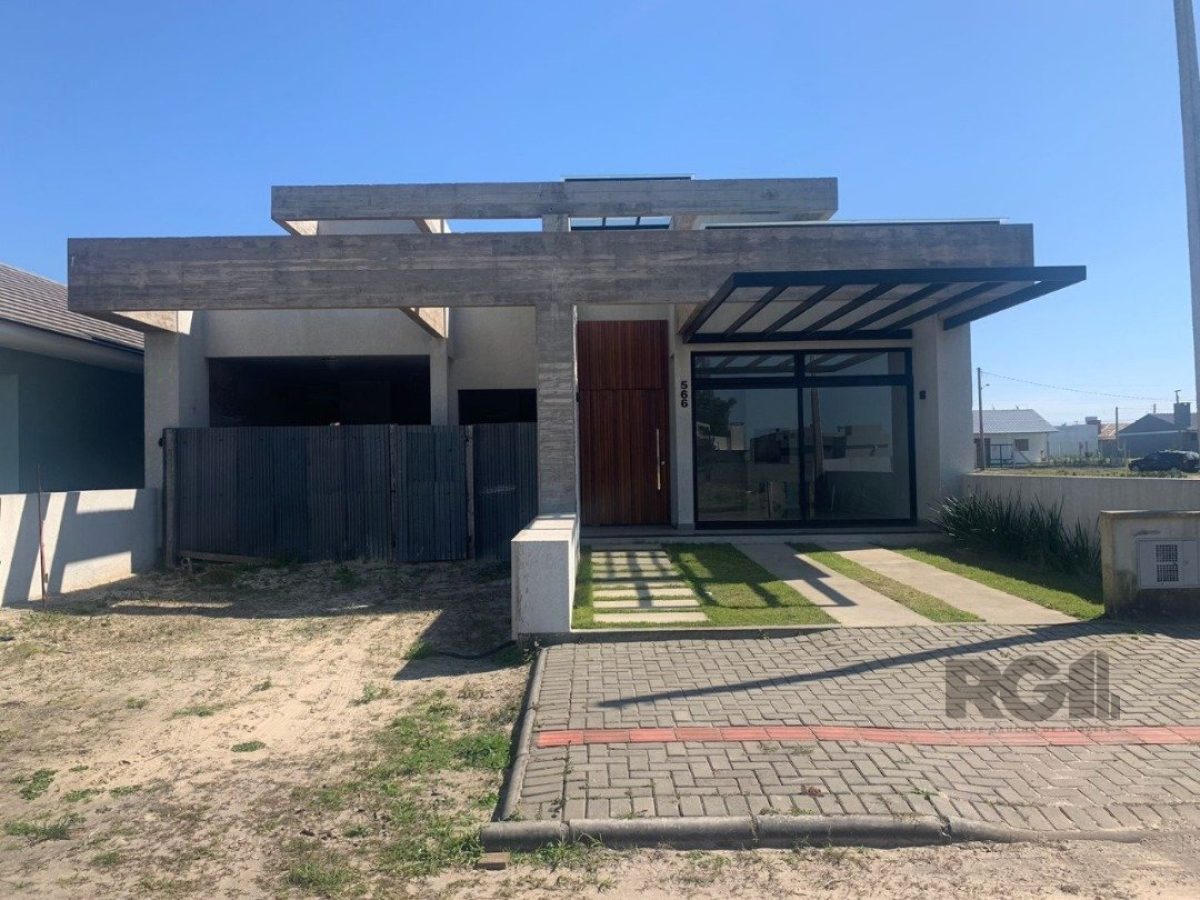 Casa à venda com 85m², 3 quartos, 1 suíte, 1 vaga no bairro Jardim Beira Mar em Capão da Canoa - Foto 1